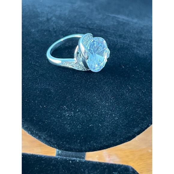 Statement Ring Large Round Cut CZ Silver Tone Swirl Size 8 Bling Glam - Picture 7 of 8